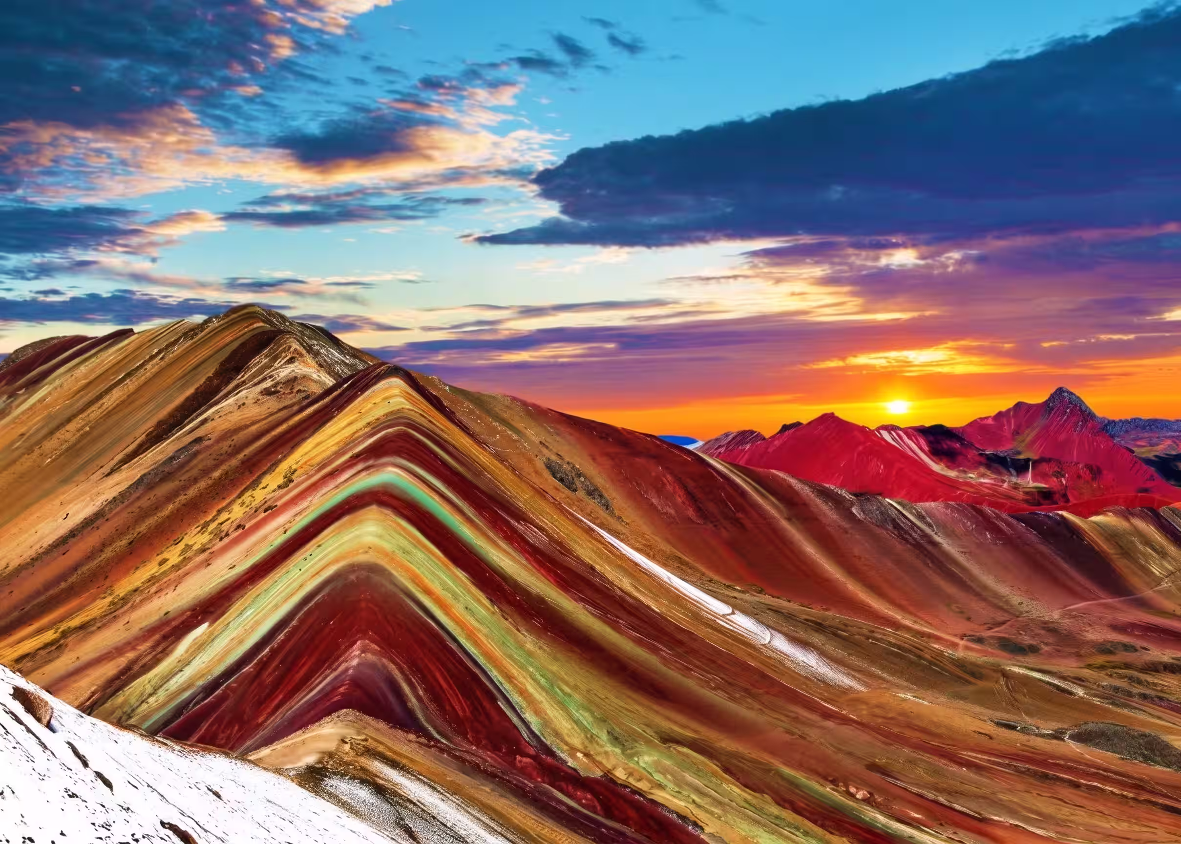 Franjas minerales de la Montaña de Siete Colores, Vinicunca, en los Andes peruanos.