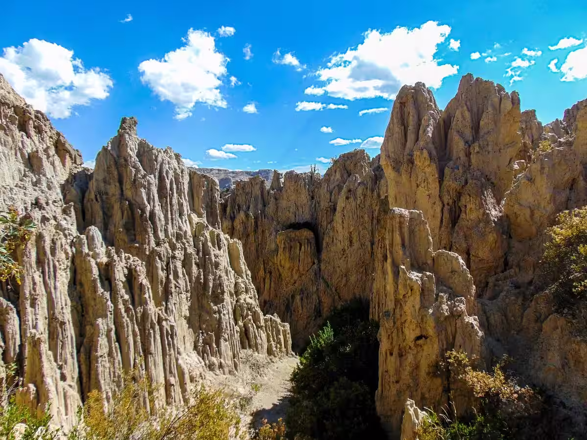 Formaciones rocosas del Valle de la Luna en La Paz, Bolivia.
